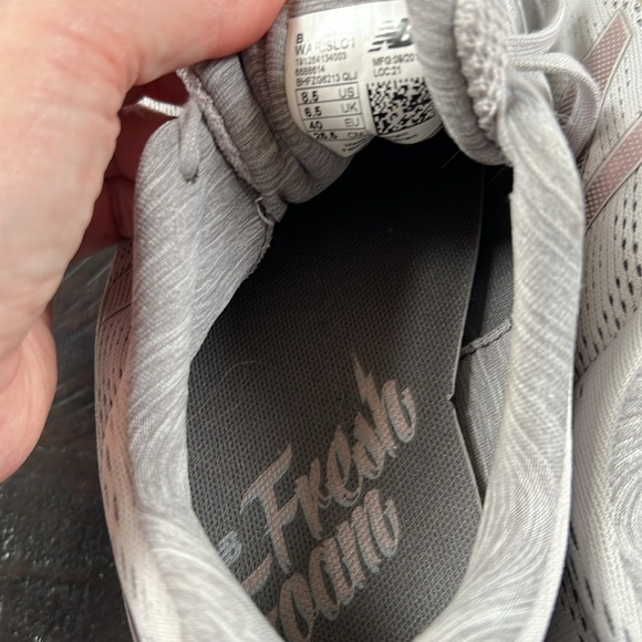 New Balance-woman’s walking shoe - Picture 6 of 6